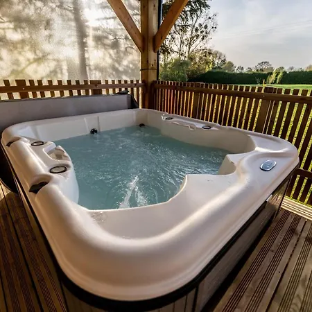 Le En Mormal Chalet *